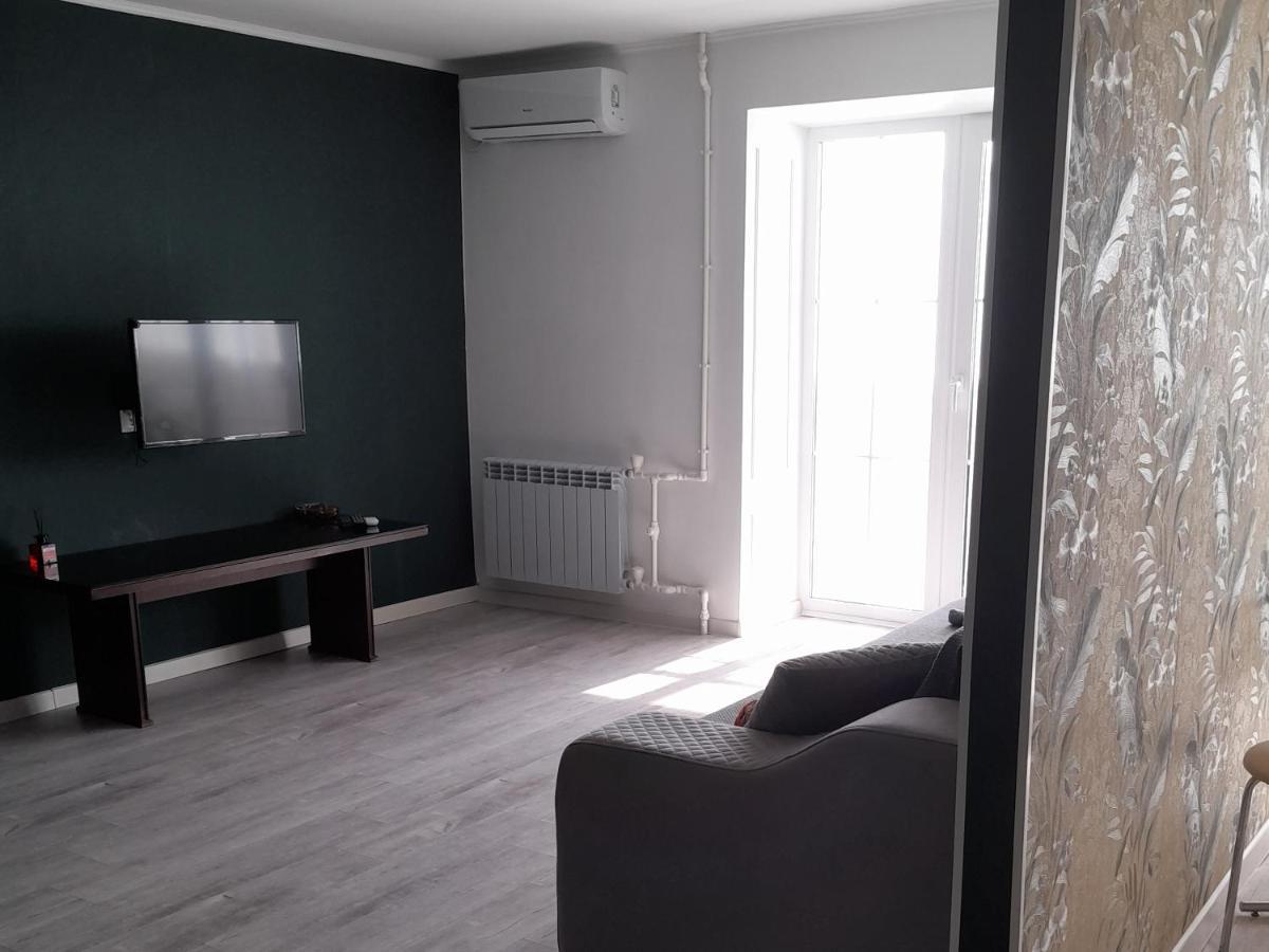 Изумруд Lejlighed Uralsk Eksteriør billede